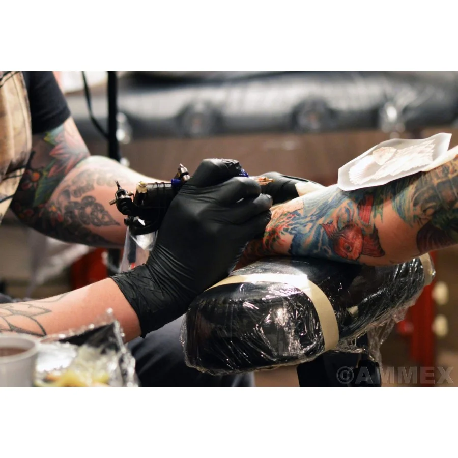 Gloves Nitrile LatexFree PowderFree Black Ammex ABNPF Actionshot4 900x900