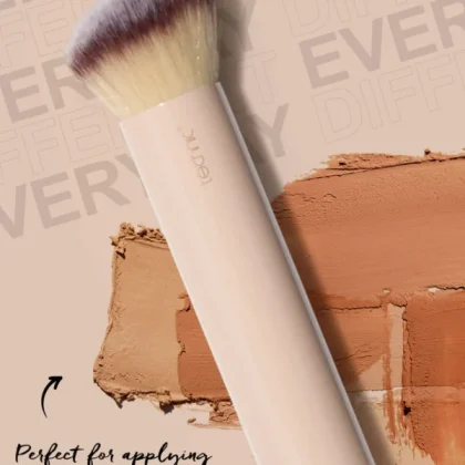 Technic Angled Kabuki Brush1